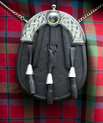 Sporran en cuir noir avec cantel chromé