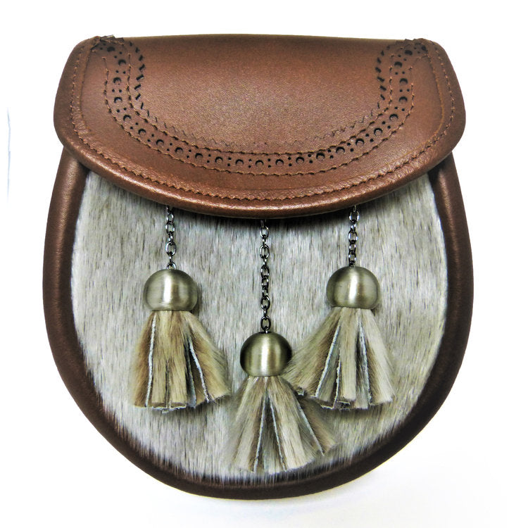 Sporran en cuir marron avec peau de phoque