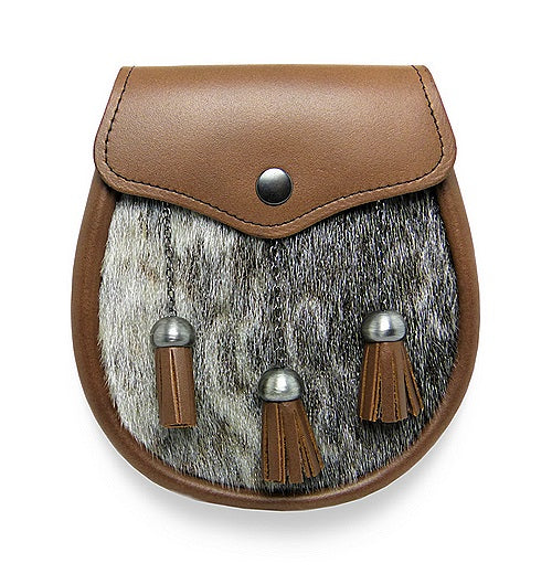 Peau de phoque et glands chromés