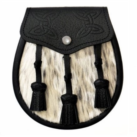 Sporran semi-robe avec pompons en cuir